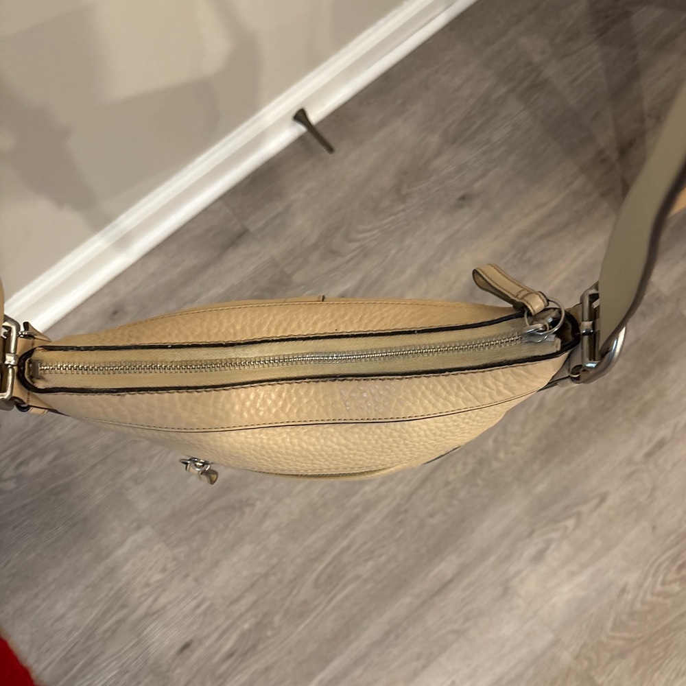 Vintage Coach Madison light tan pebbled leather shoulder/crossbody bag - Picture 10 of 16
